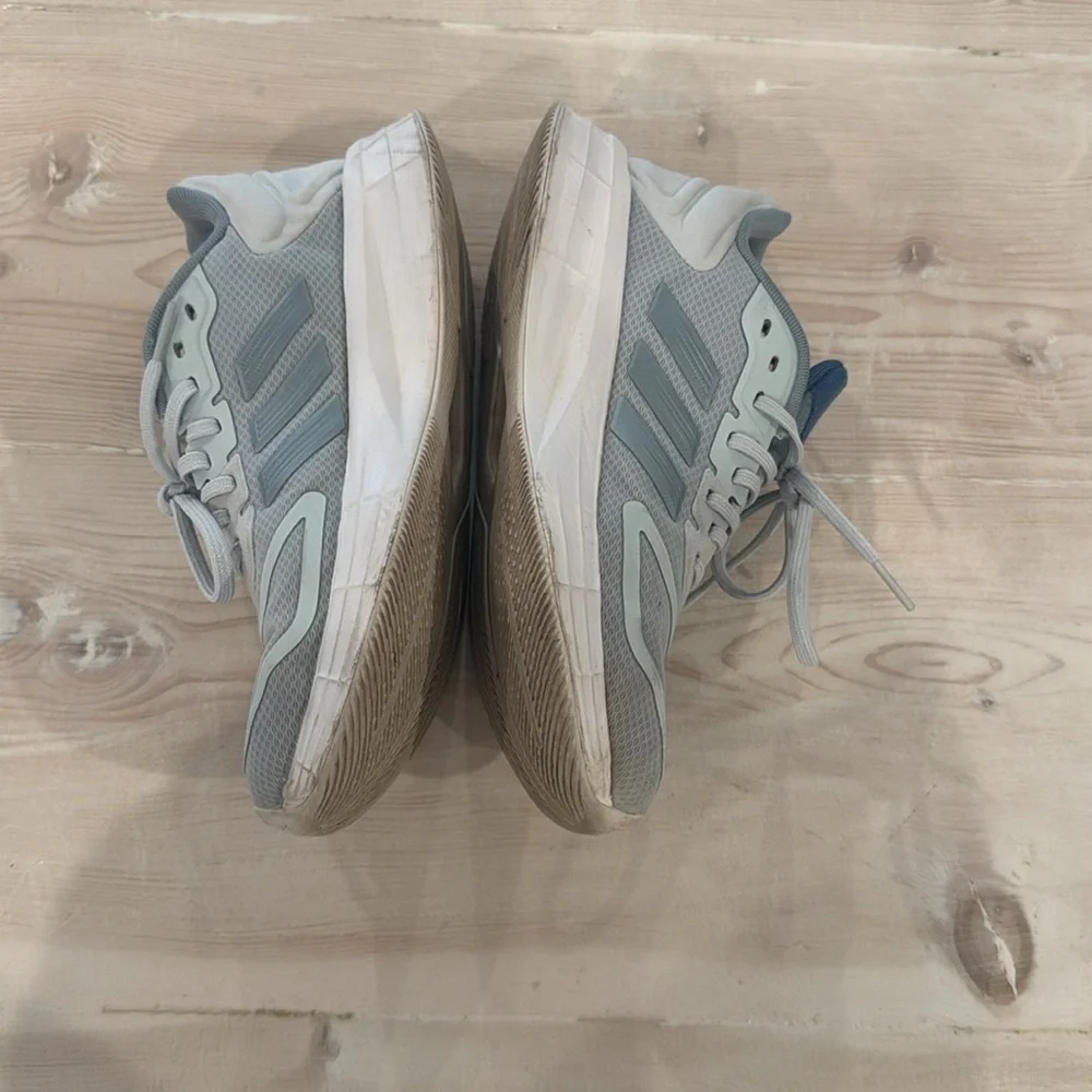 Adidas - Picture 7 of 10